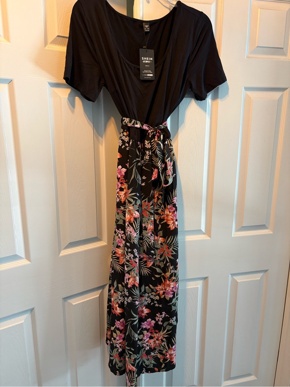 SHEIN Black Floral Tie-Waist Maxi Dress